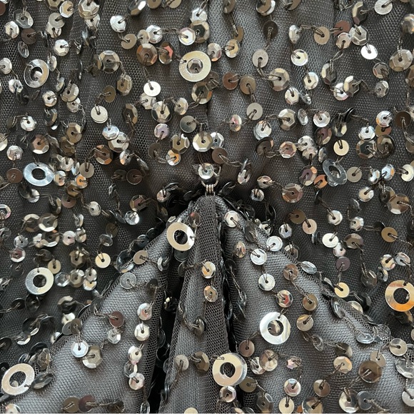 ADRIANNA PAPELL | Scoop Back Sequin Gown - Picture 5 of 6